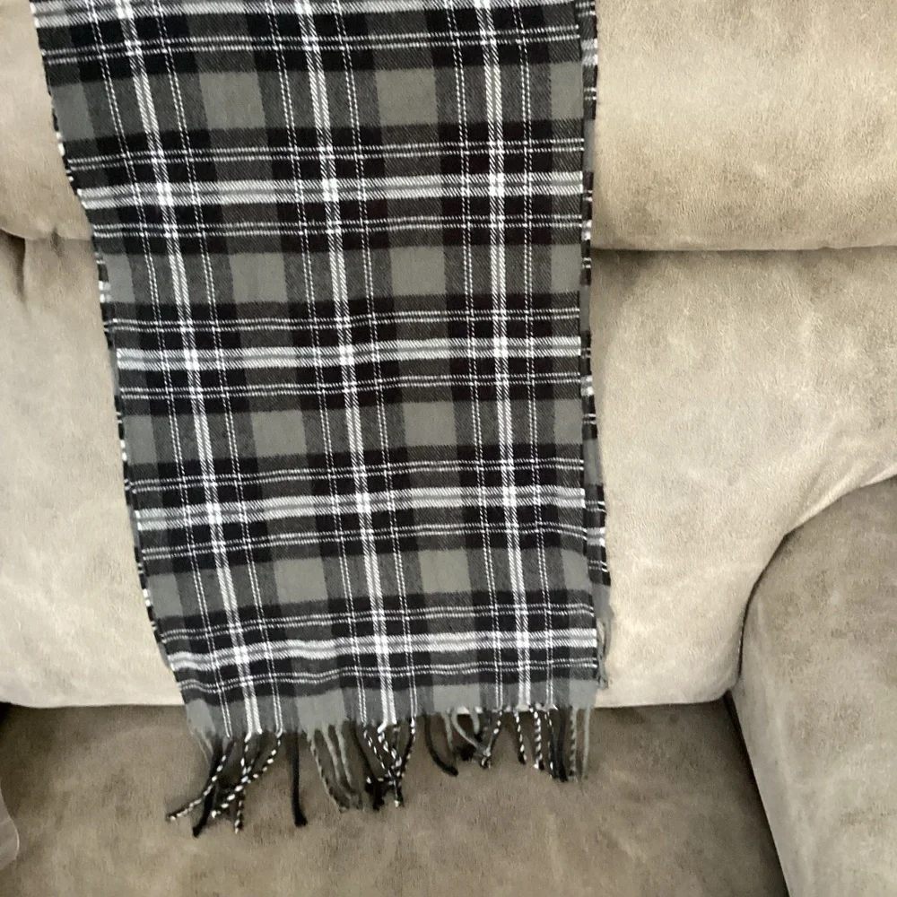 Cashmere 100% scarf Black White Scotland
